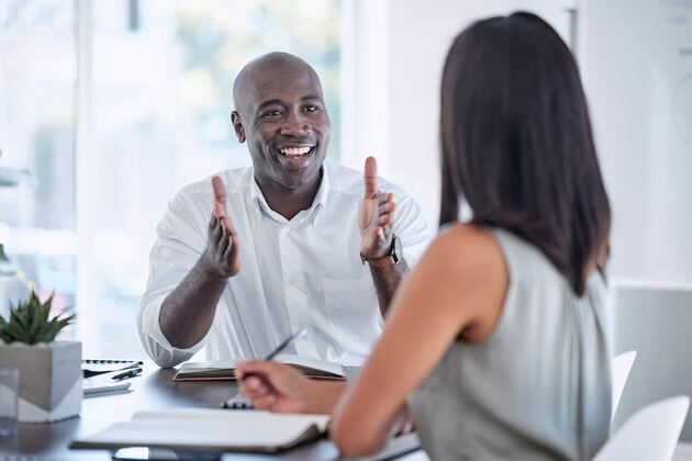 reunión con el cliente para acordar la siembra